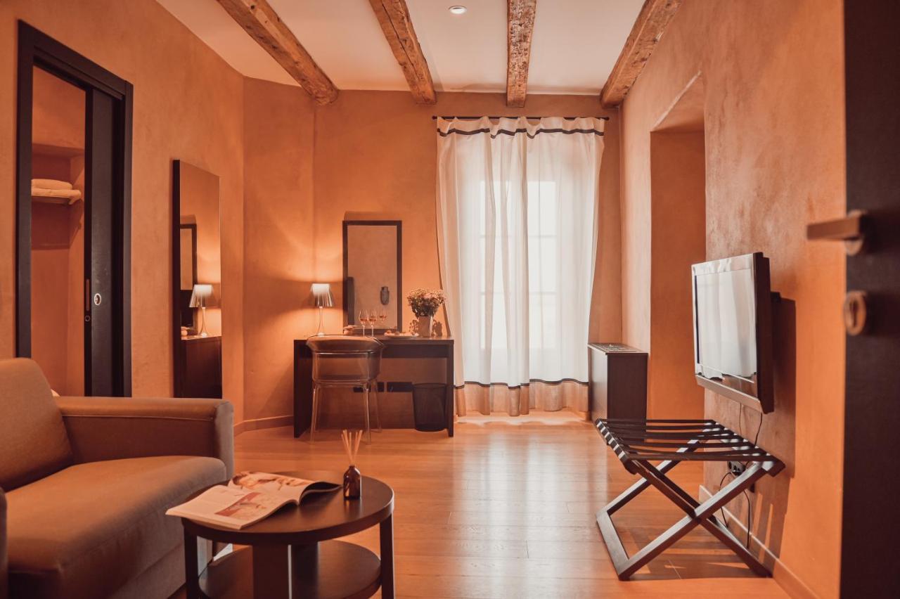 Heritage Hotel Kukuriku كاستاف المظهر الخارجي الصورة